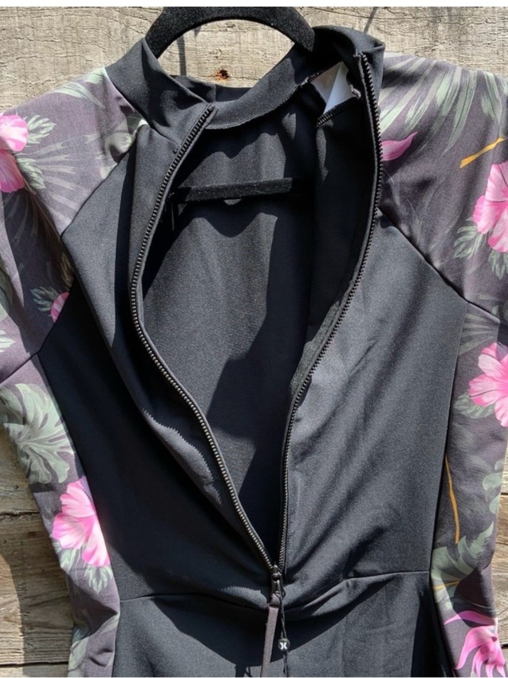 Worn once ! Hurley Lanai Floral Surf Suit Size Large